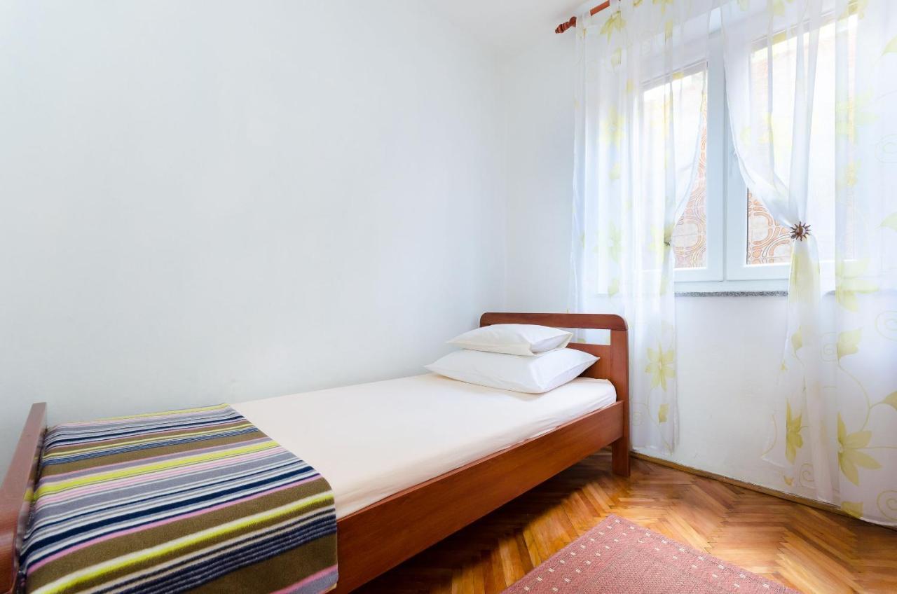 Apartment Milka Milan Senj  Bagian luar foto