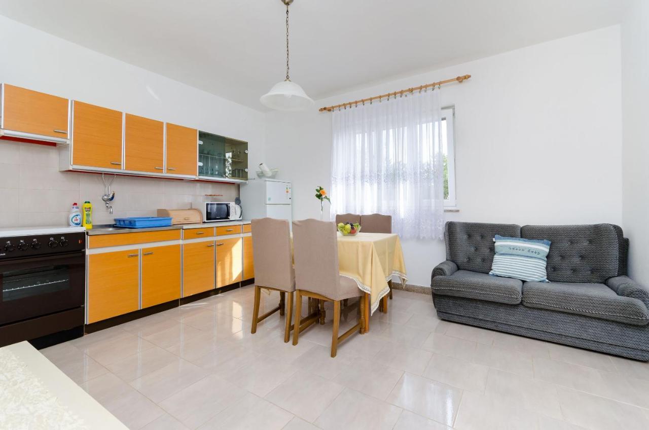 Apartment Milka Milan Senj  Bagian luar foto